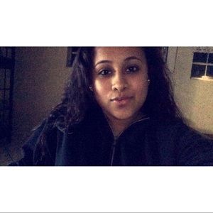 Meet your Posher, Denise